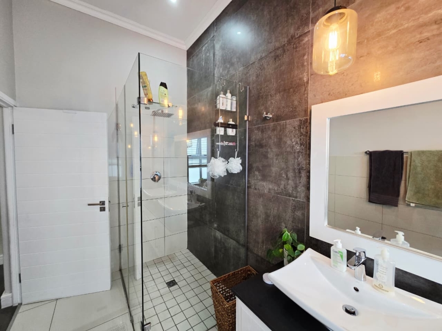 4 Bedroom Property for Sale in Kingswood Golf Estate Western Cape